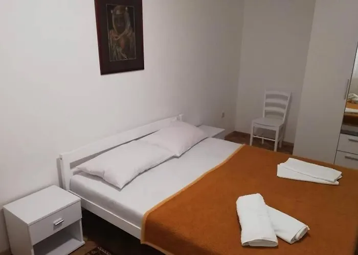 펜션 House With A Parking Space Banjol, Rab - 24620 라브