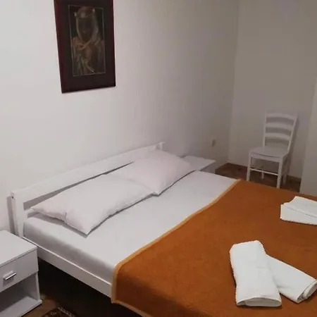 Дом отдыха House With A Parking Space Banjol, Rab - 24620 Раб