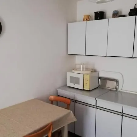 Дом отдыха House With A Parking Space Banjol, Rab - 24620 Раб
